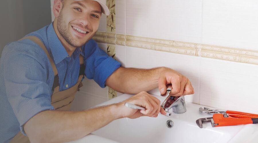Professional clogged drains services in Cantril, IA